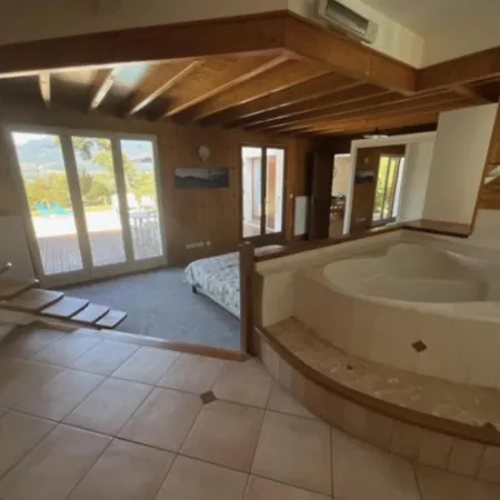 Villa Avec Piscine, Vue Et Montagne *